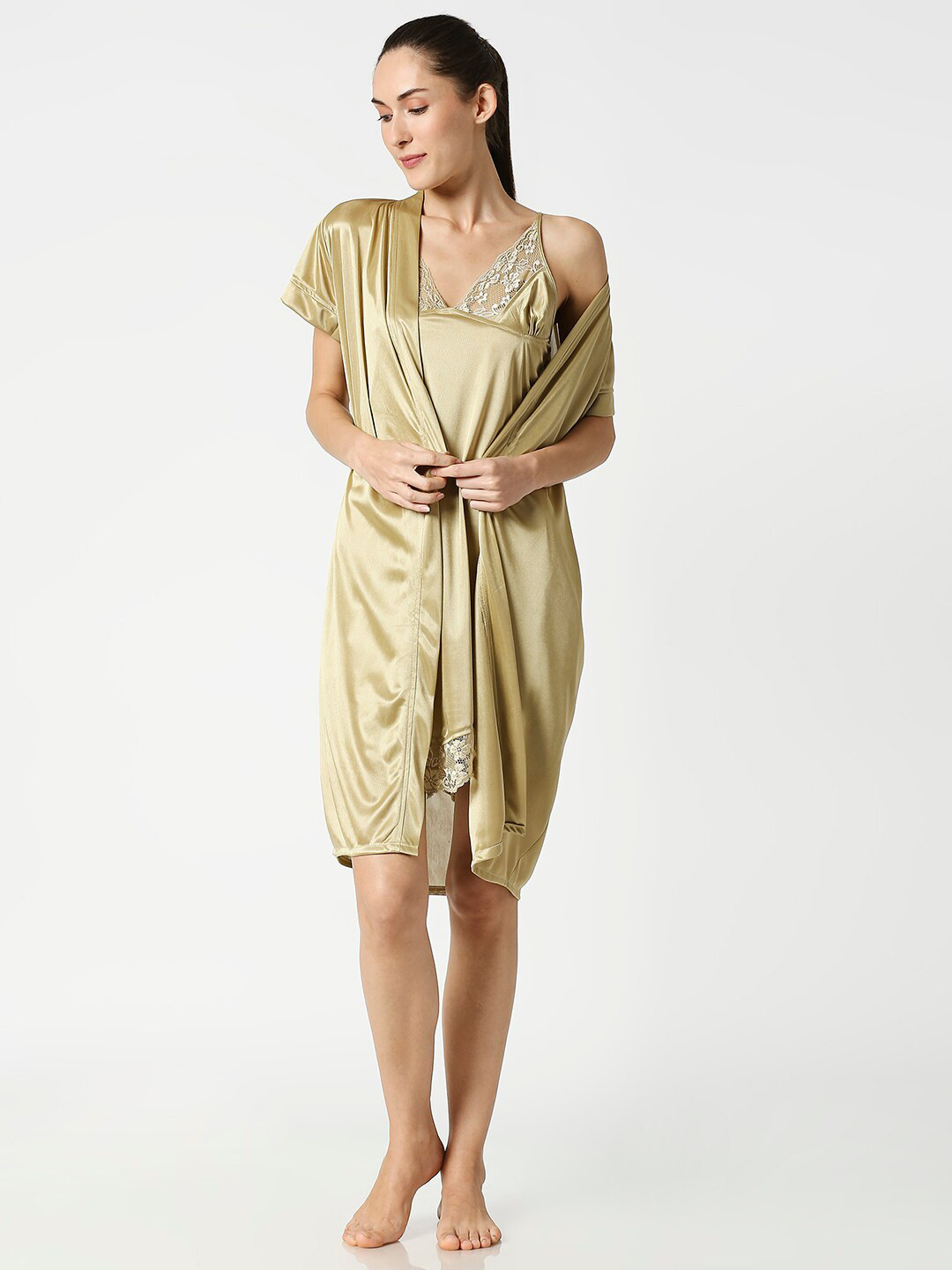 

AV2 Gold-Toned Solid Nightdress with Robe