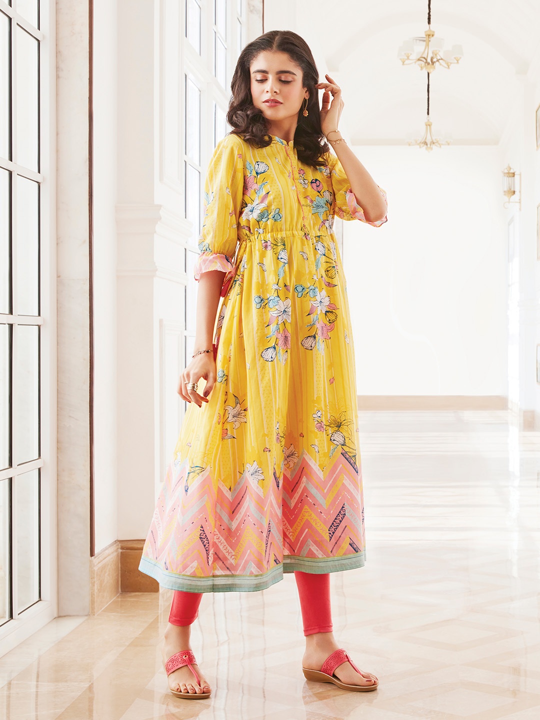 

AURELIA Women Yellow Floral Printed Bell Sleeves Anarkali Kurta