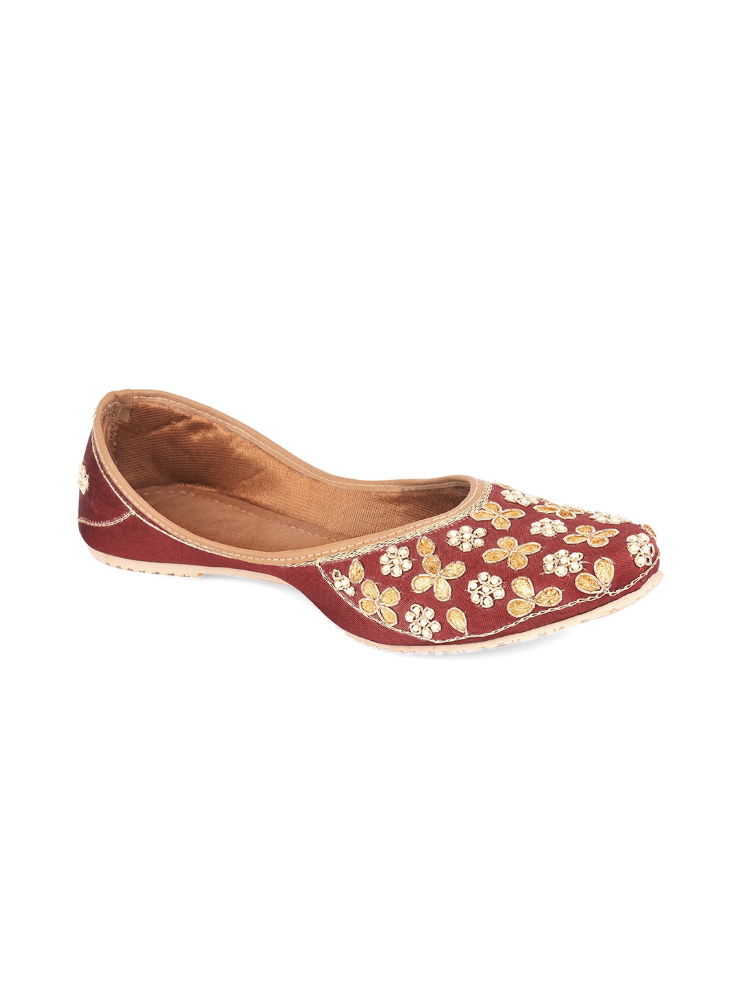 

DESI COLOUR Women Maroon Embellished Mojaris