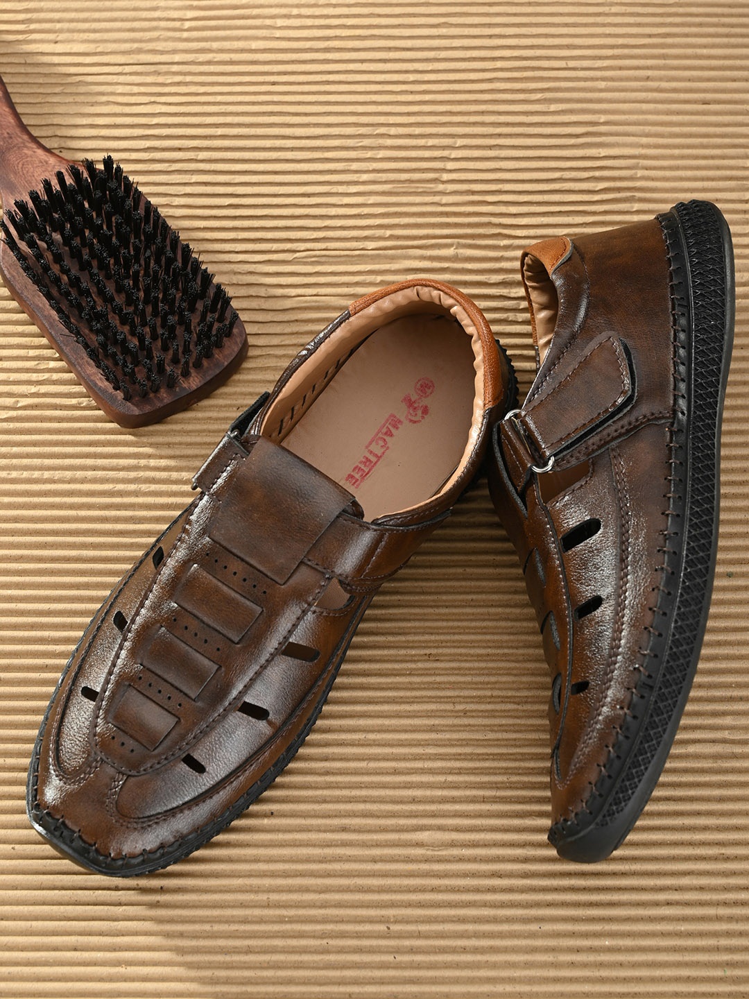 

Mactree Men Coffee Brown Shoe-Style Sandals