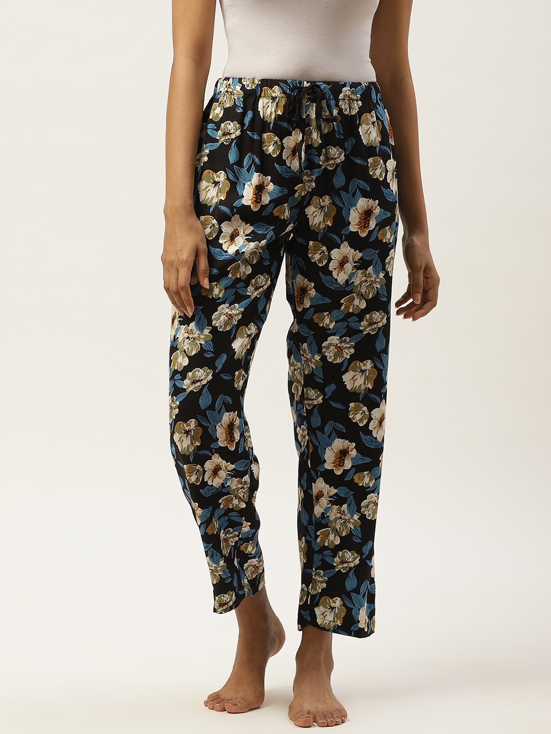 

MADAME M SECRET Women Black & Off-White Floral Printed Lounge Pants