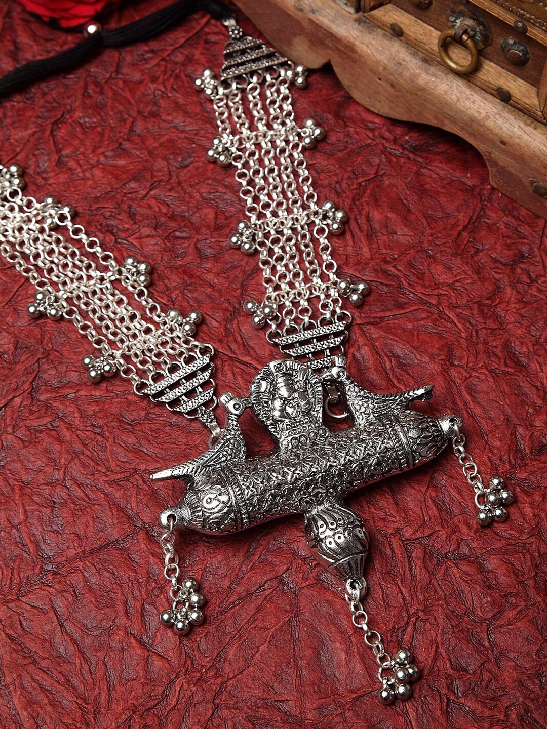 

Moedbuille Silver-Toned Brass Silver-Plated Oxidised Necklace