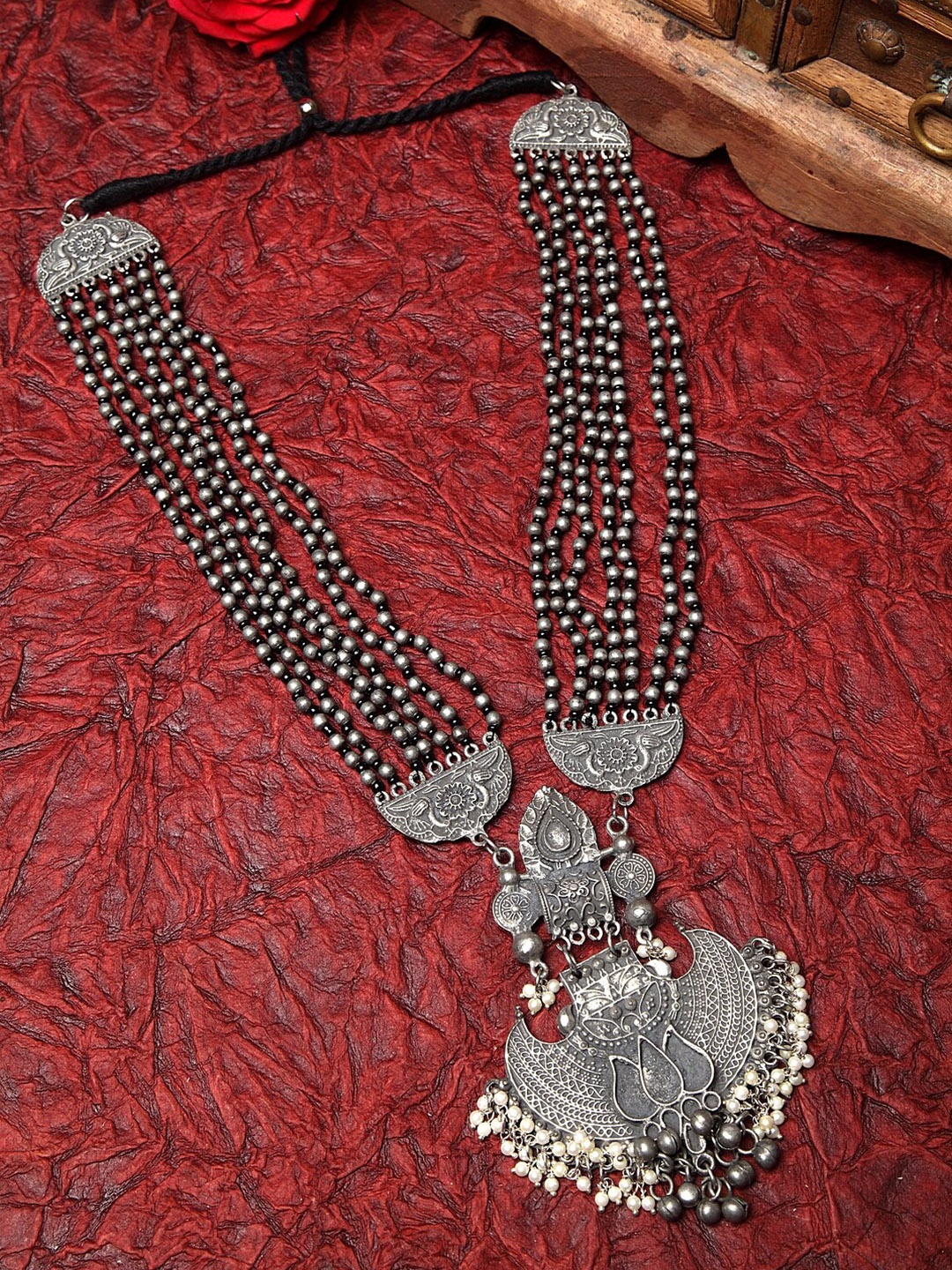 

Moedbuille Silver-Toned & White Brass Silver-Plated Temple Necklace