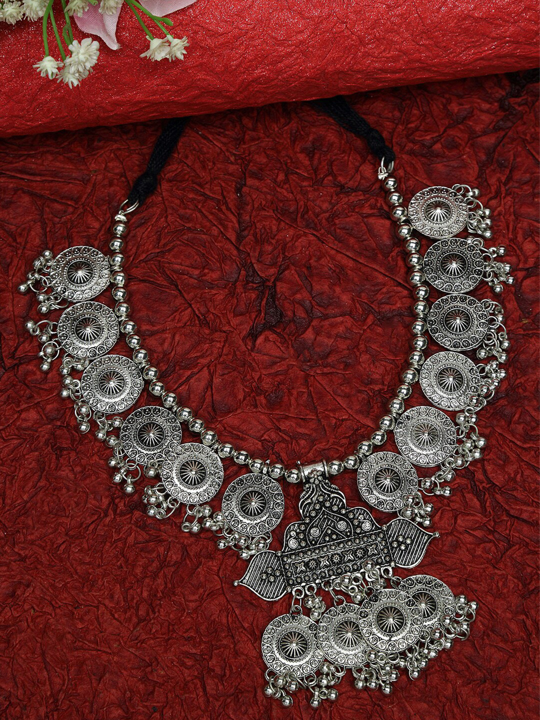 

Moedbuille Silver-Toned & Black Brass Silver-Plated Temple Necklace