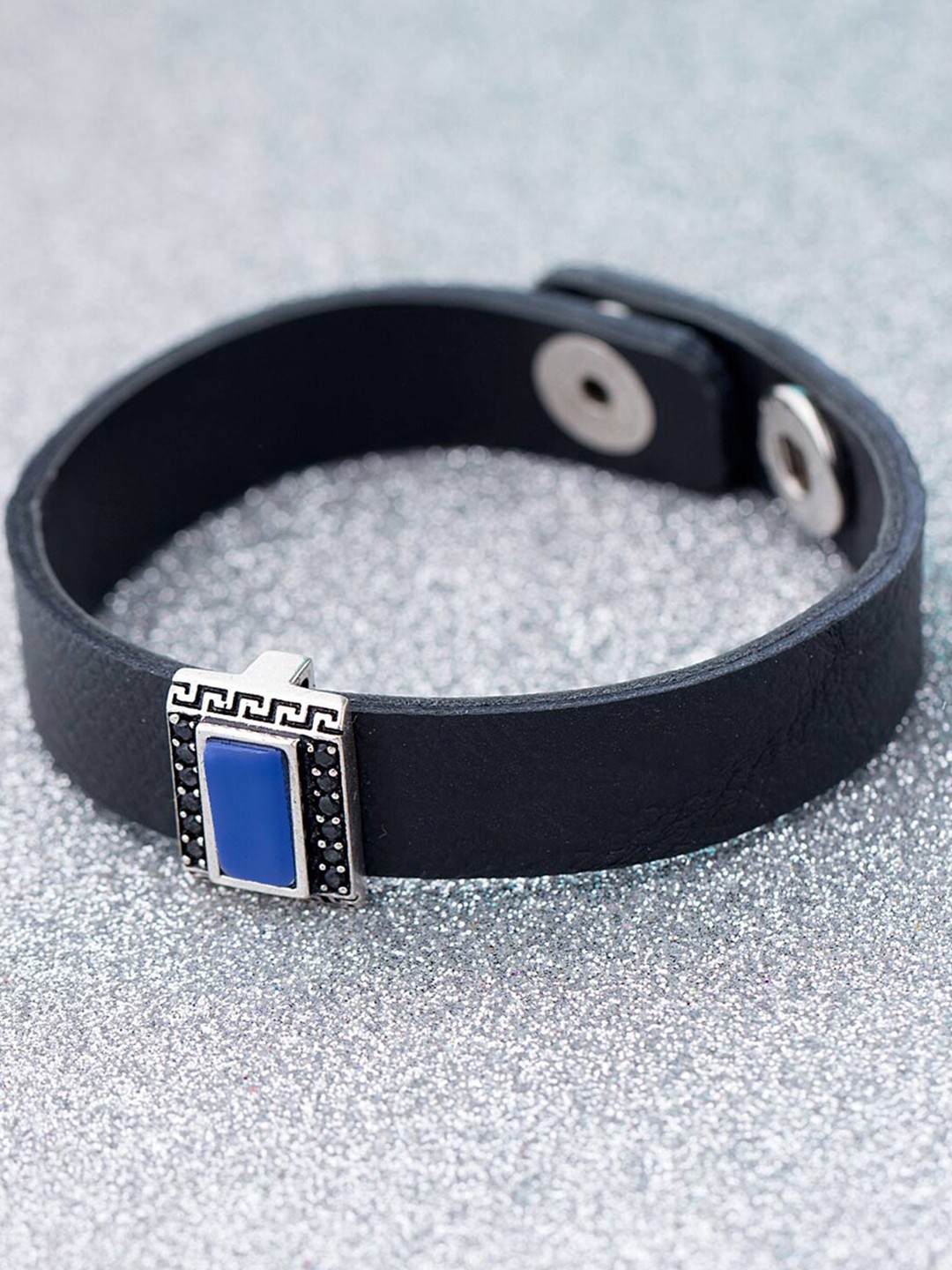 

Dare by Voylla Men Silver-Toned & Blue Leather Wraparound Bracelet