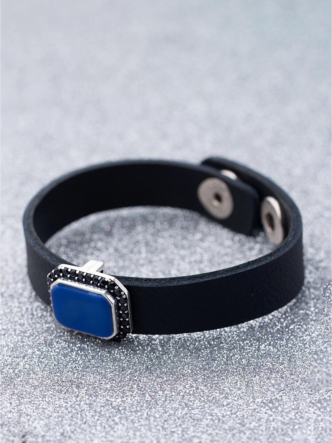 

Dare by Voylla Men Silver-Toned & Blue Leather Silver-Plated Wraparound Bracelet