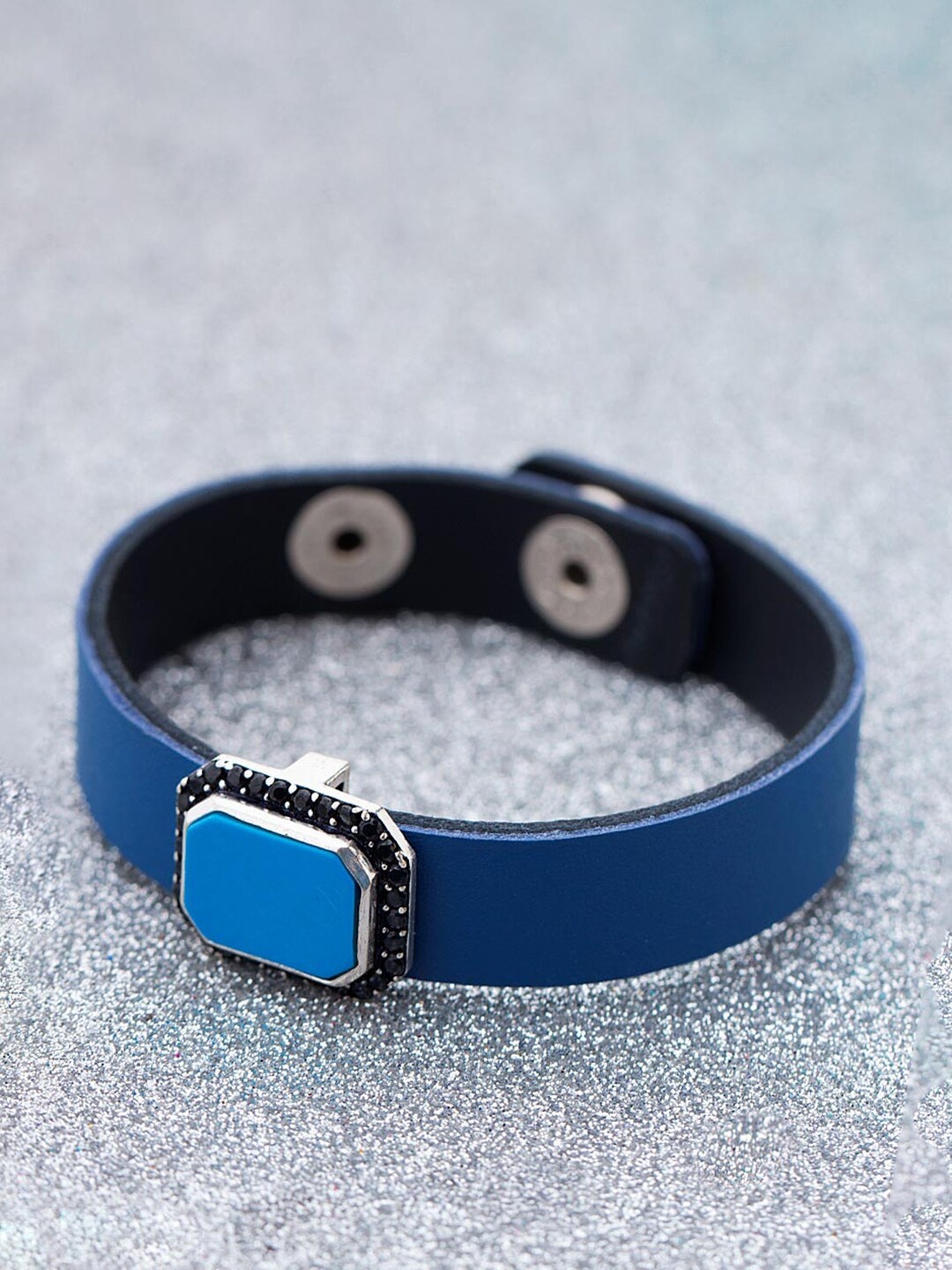 

Dare by Voylla Men Silver-Toned & Blue Leather Wraparound Bracelet