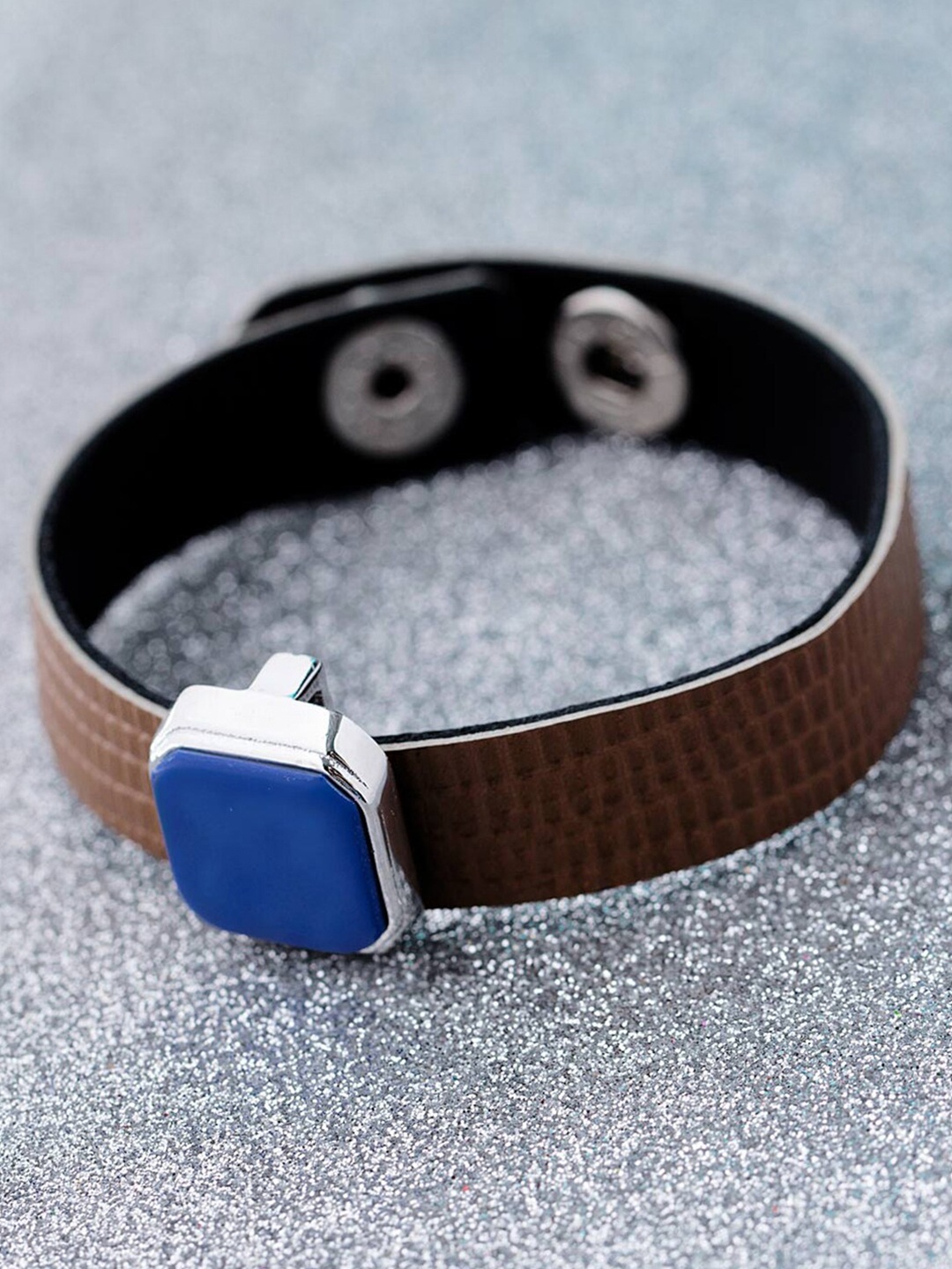 

Dare by Voylla Men Silver-Toned & Blue Leather Silver-Plated Sapphire Wraparound Bracelet