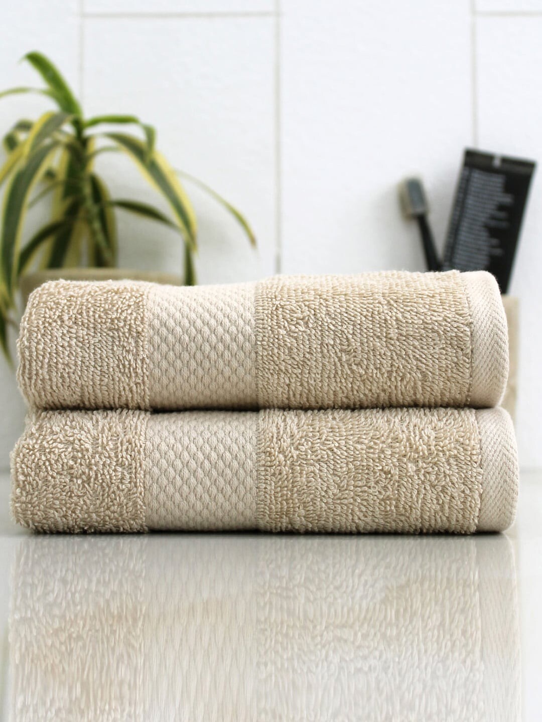 

AVI Living Set Of 2 Beige Cotton Solid 500 GSM Hand Towels