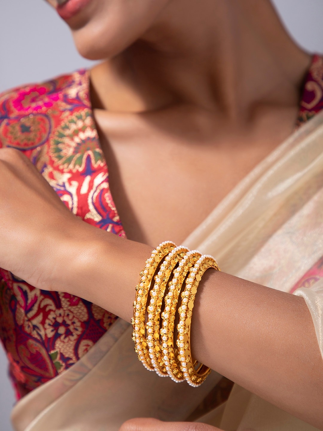 

Rubans Set of 4 Off-White 24K Gold-Plated Beaded Handcrafted Bangles