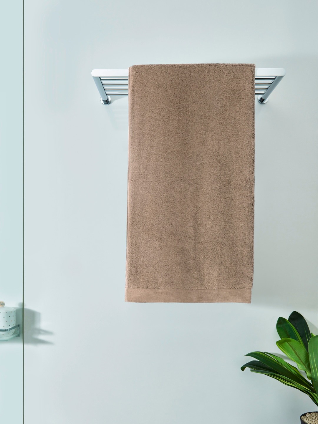 

DDecor Beige Solid 600 GSM Bath Towel