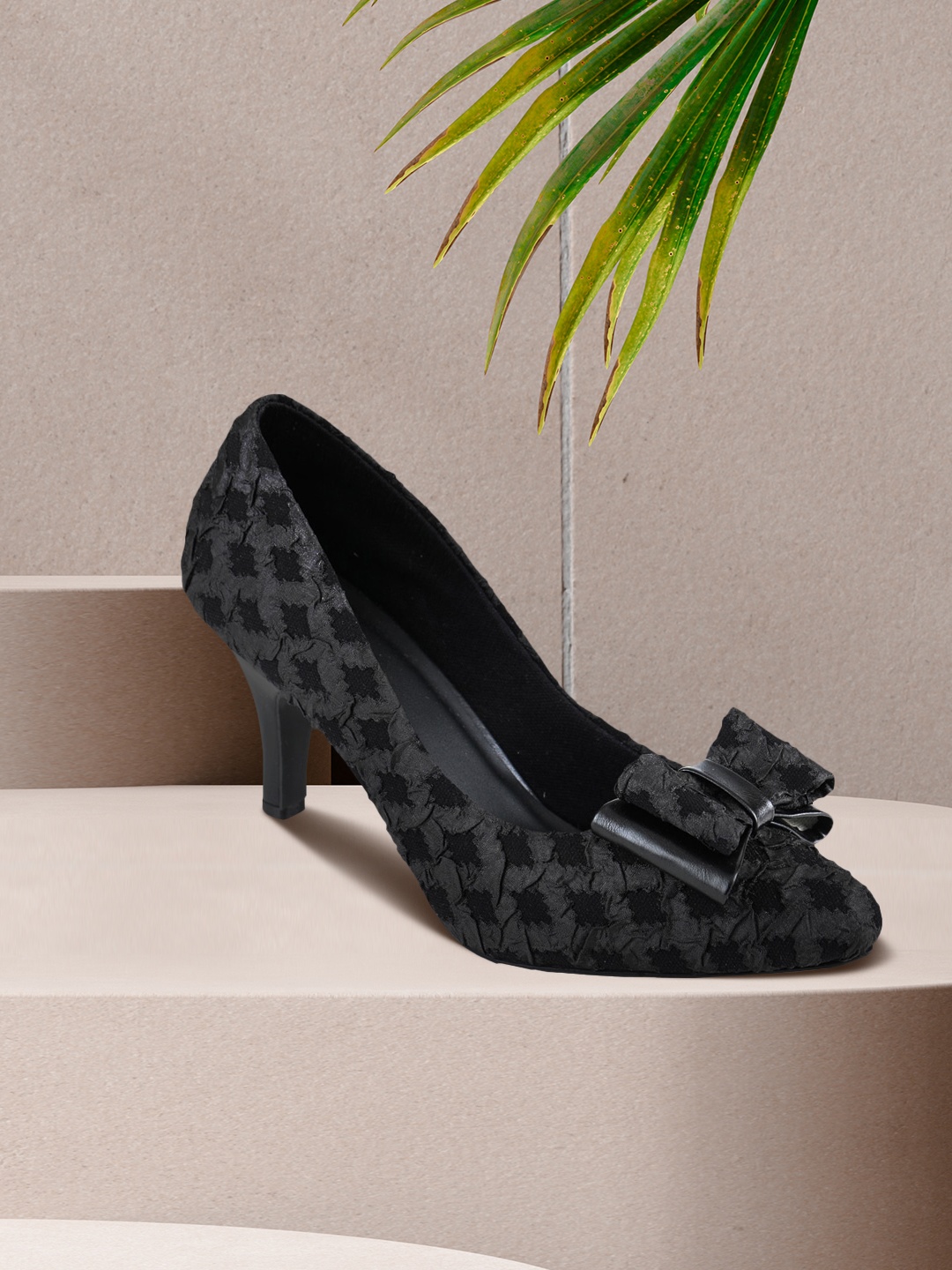 

Shezone Women Black Printed Pumps