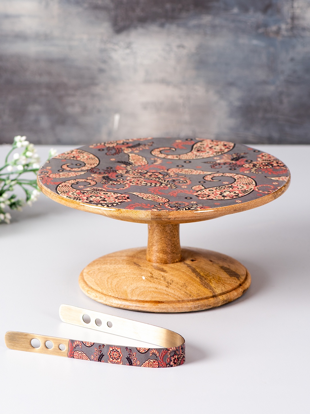 

nestroots Set of 2 Grey & Beige Paisley Printed Teak Wood Cake Stand &Tongs