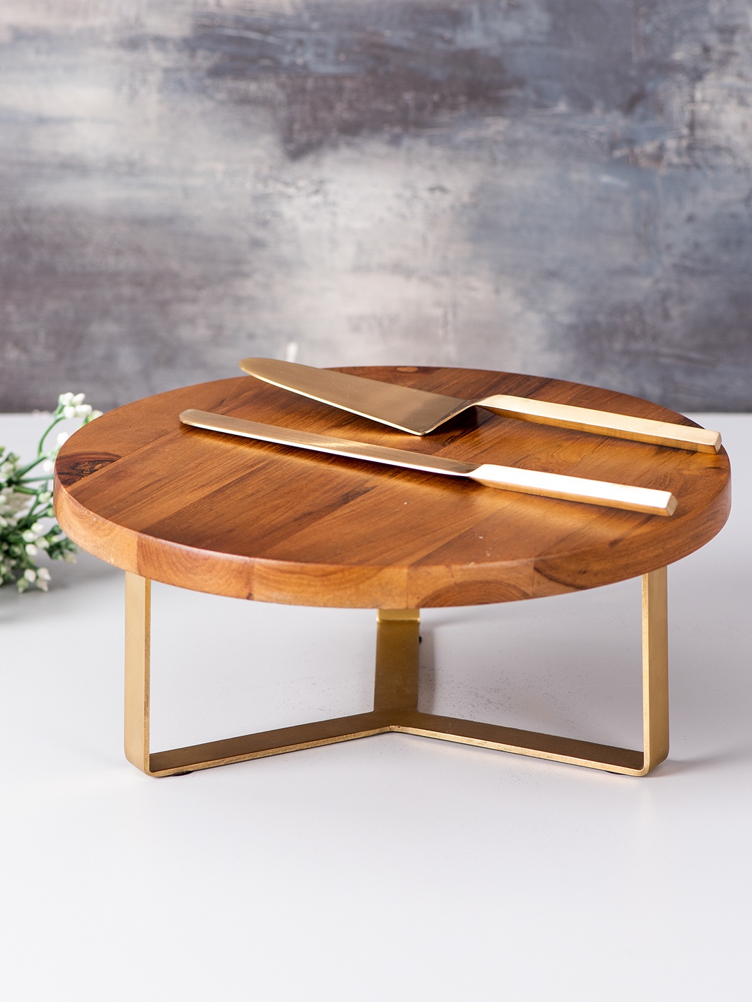 

nestroots Brown & Gold-Toned Teak Wood Cake Stand and Cake Server