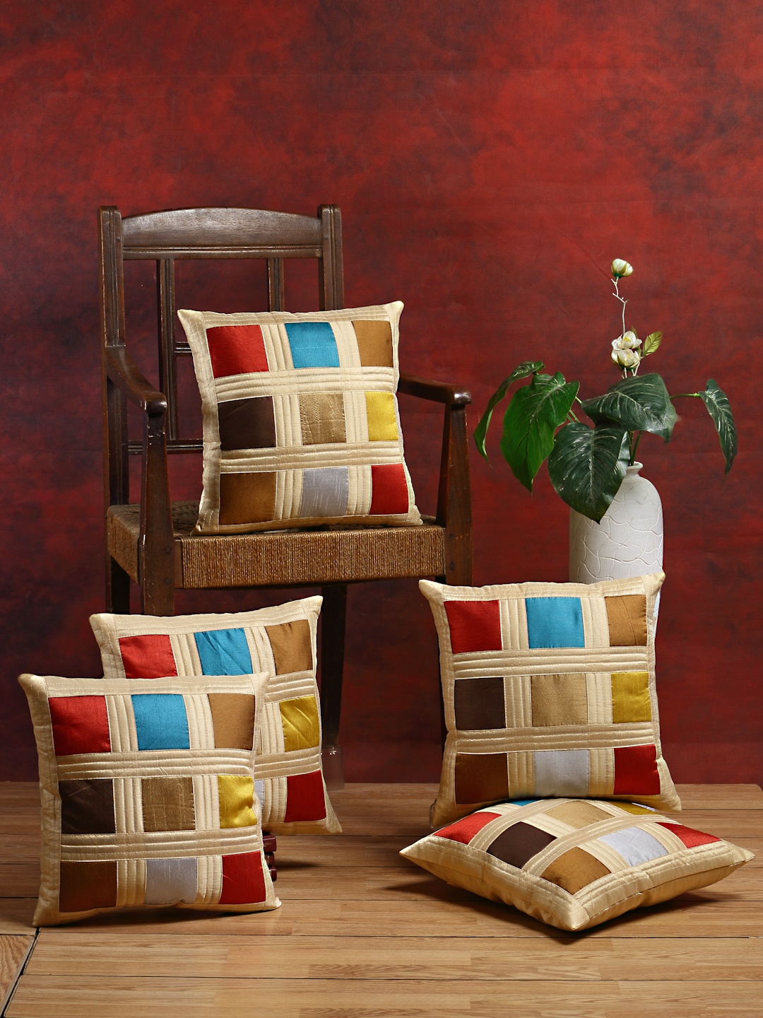 

DREAM WEAVERZ Cream-Coloured & Blue Set of 5 Colourblocked Square Cushion Covers