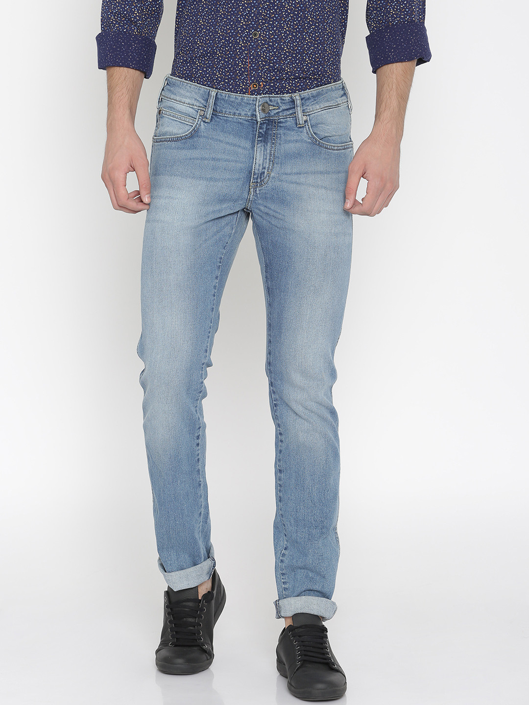 

Wrangler Light Blue Low-Rise Skanders Slim Fit Stretchable Jeans
