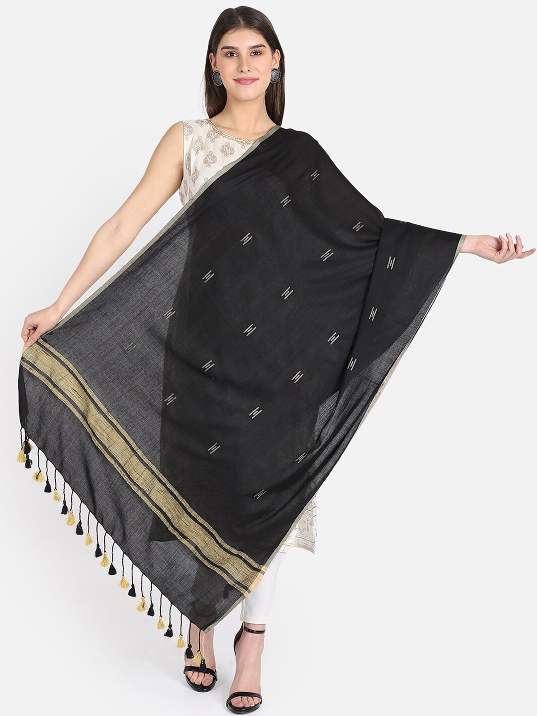 

THE WEAVE TRAVELLER Black & Gold-Toned Solid Dupatta