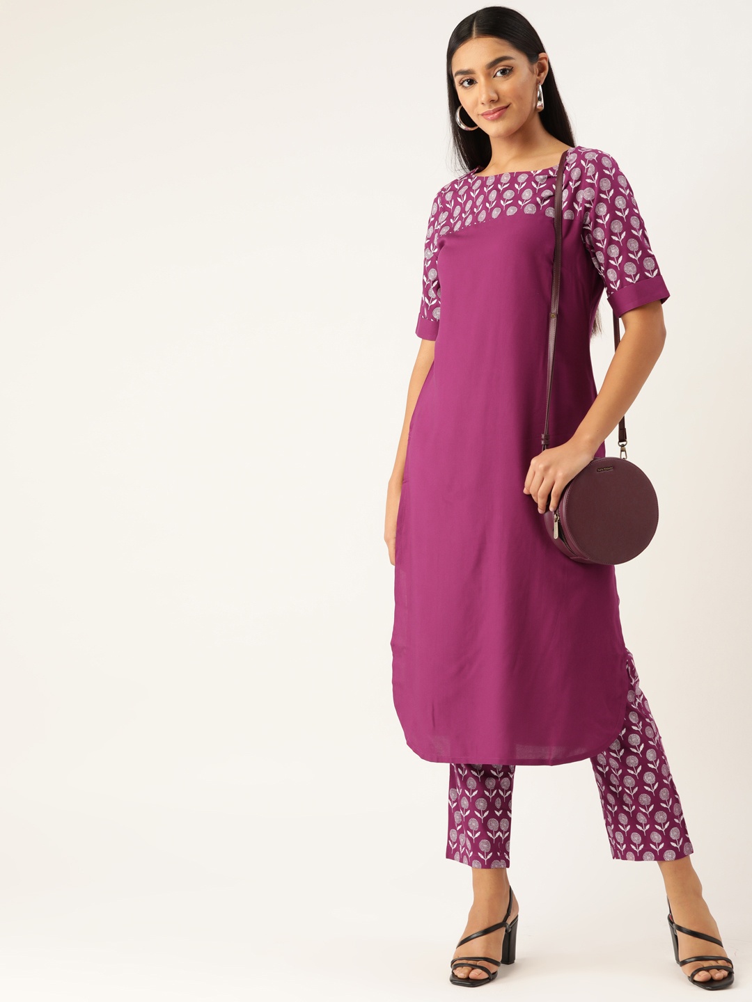 

Anouk Women Magenta Pink & White Ethnic Motifs Printed Kurta with Trousers