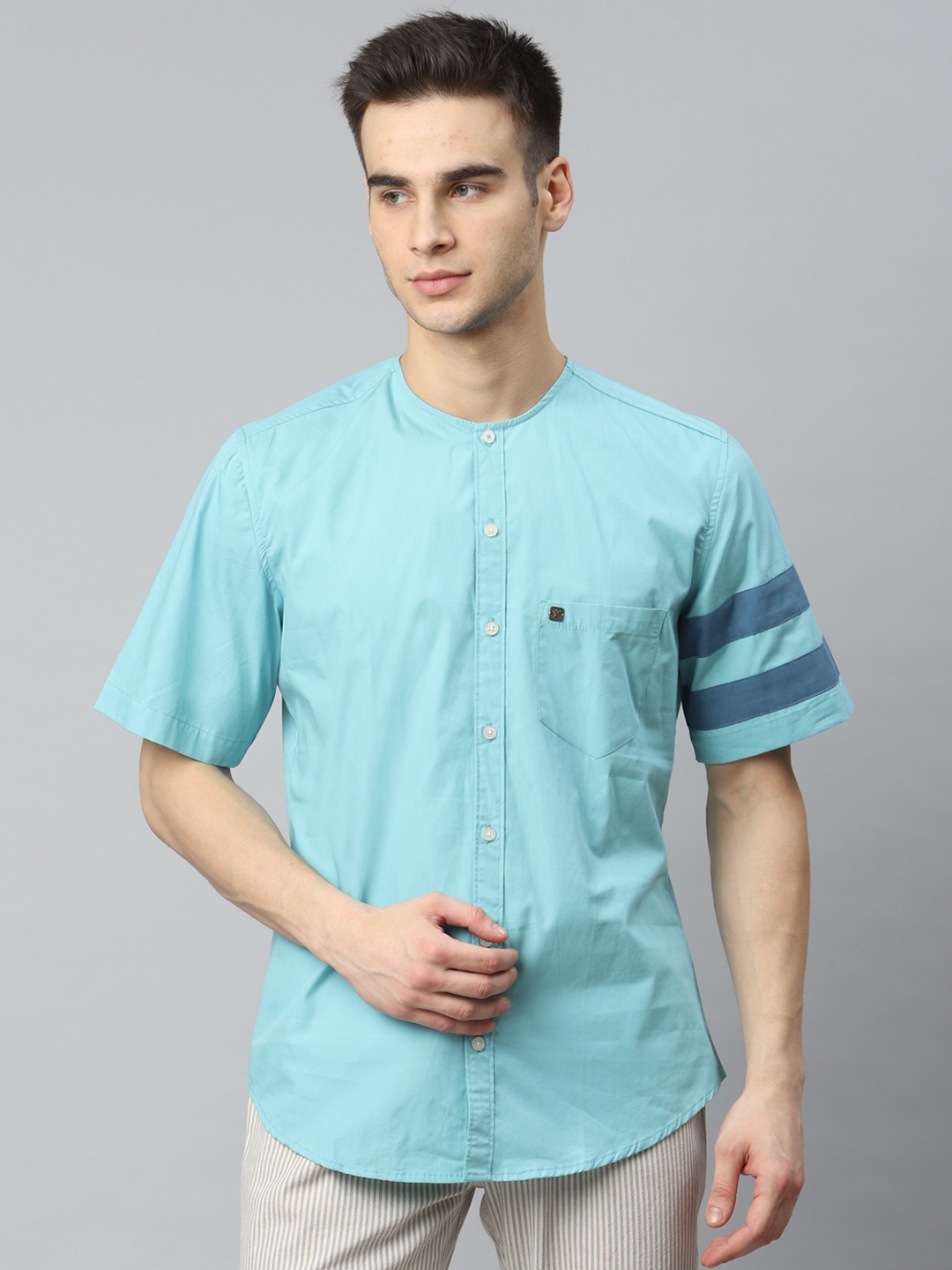 

Hubberholme Men Blue Regular Fit Solid Casual Shirt