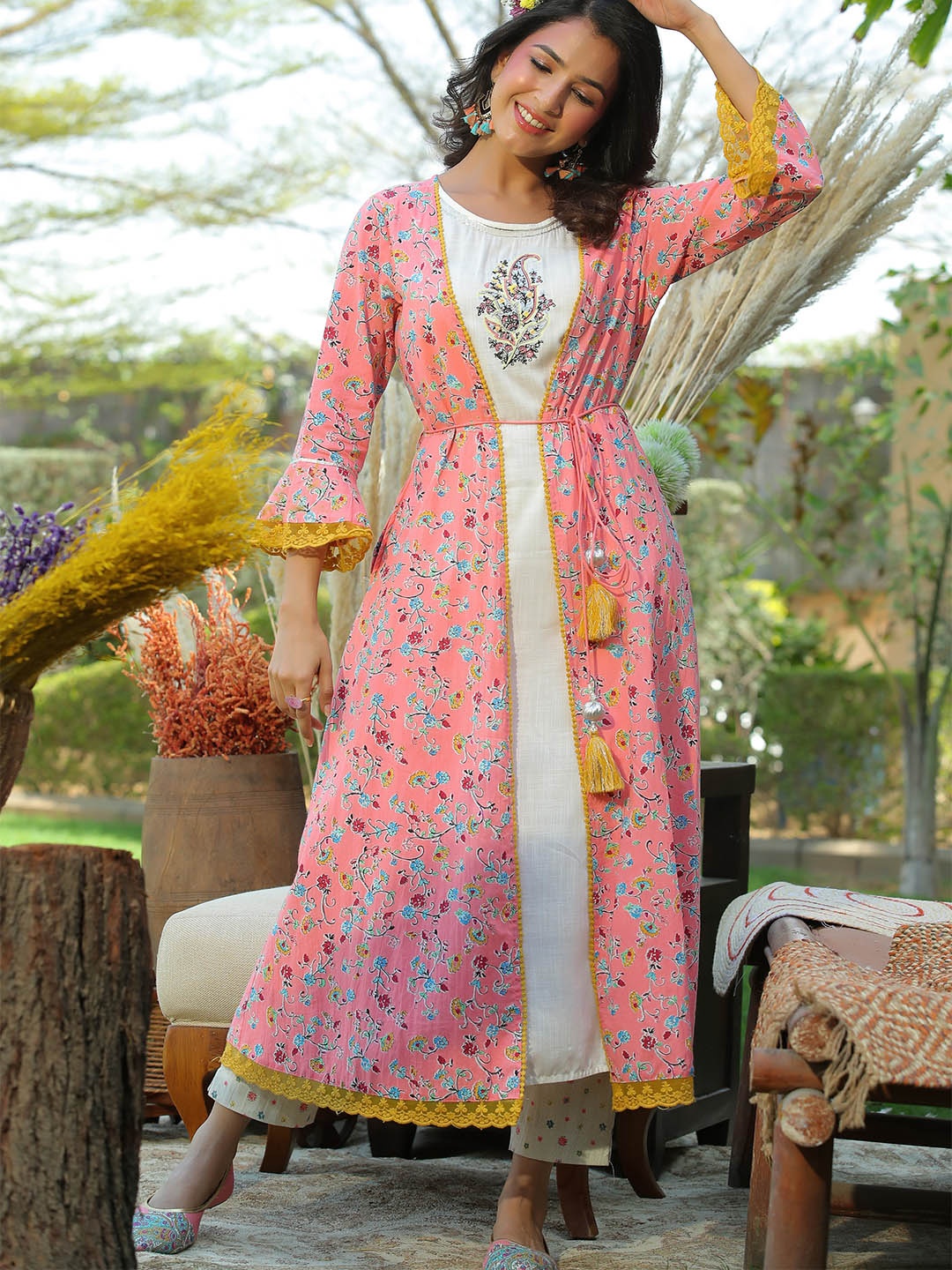 

Juniper Women Coral Pink & White Pure Cotton Printed Thread Work Kurta