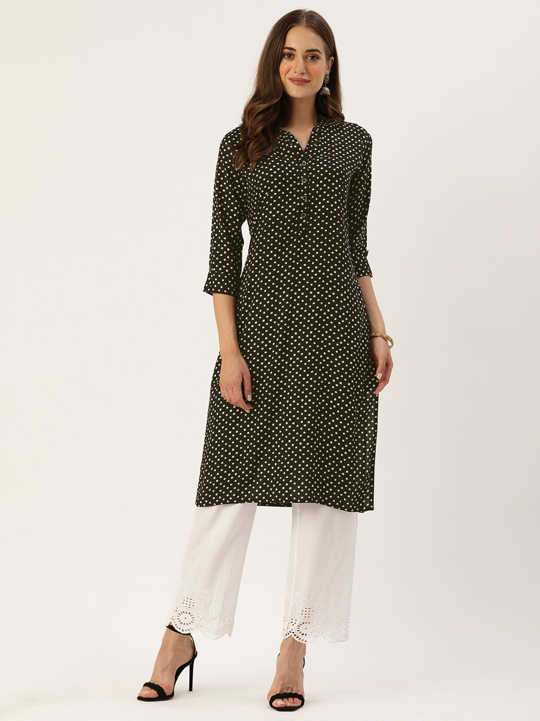 

AMUKTI Women Black & White Geometric Printed Kurta