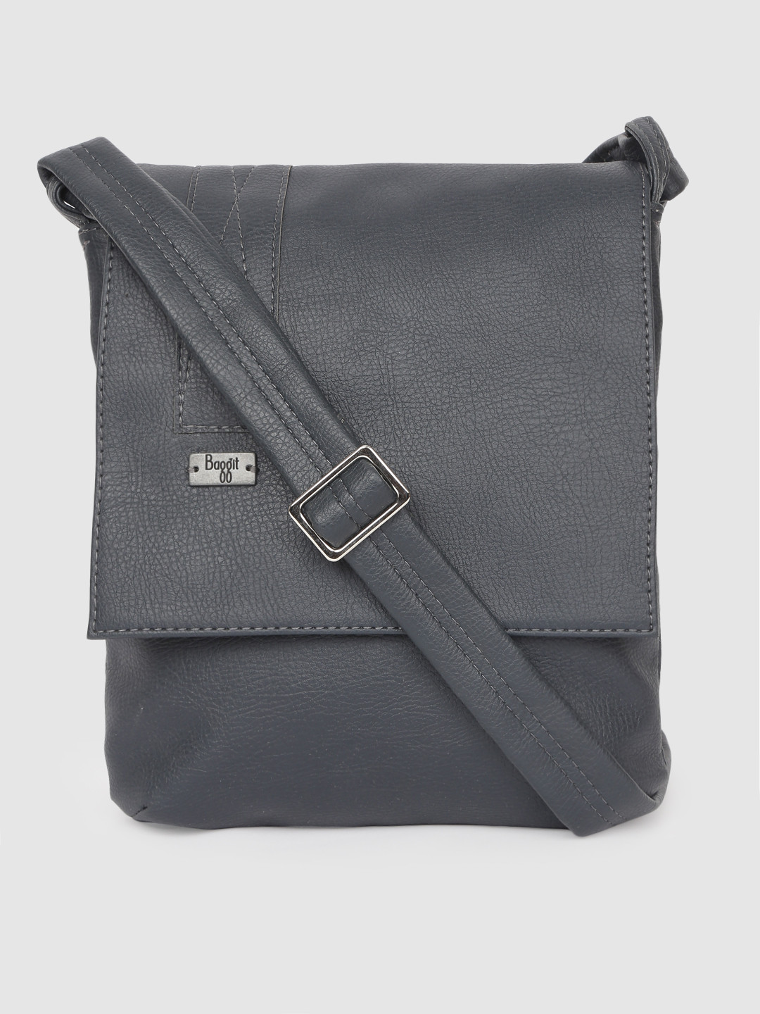 

Baggit Men Navy Blue Solid TRAINER ENGLISH Messenger Bag