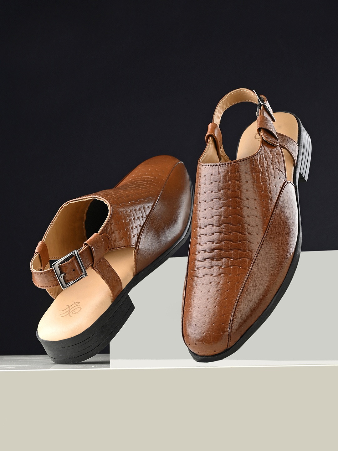 

House of Pataudi Men Tan Brown Textured Ethnic Clogs