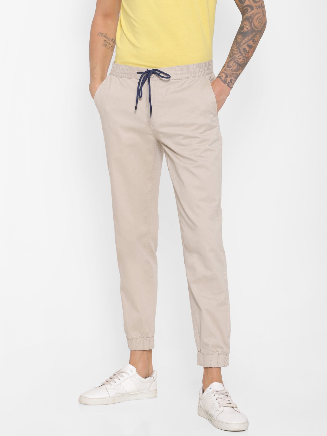 

FOREVER 21 Men Beige Regular Fit Solid Joggers