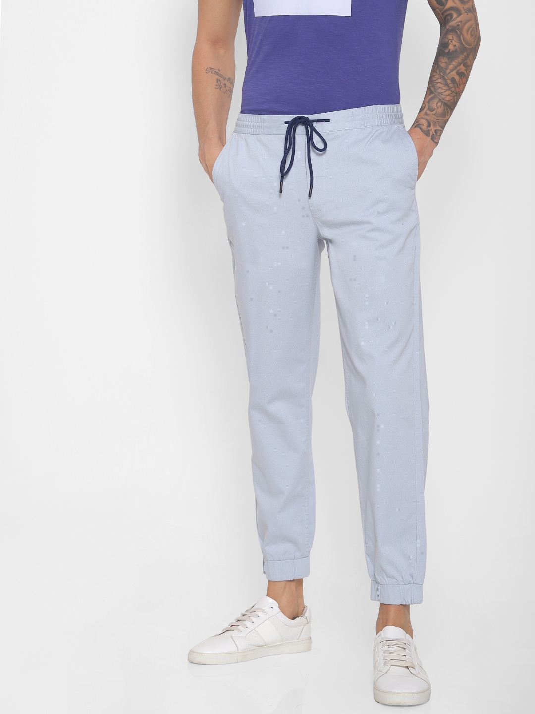 

FOREVER 21 Men Blue Regular Fit Solid Regular Trousers