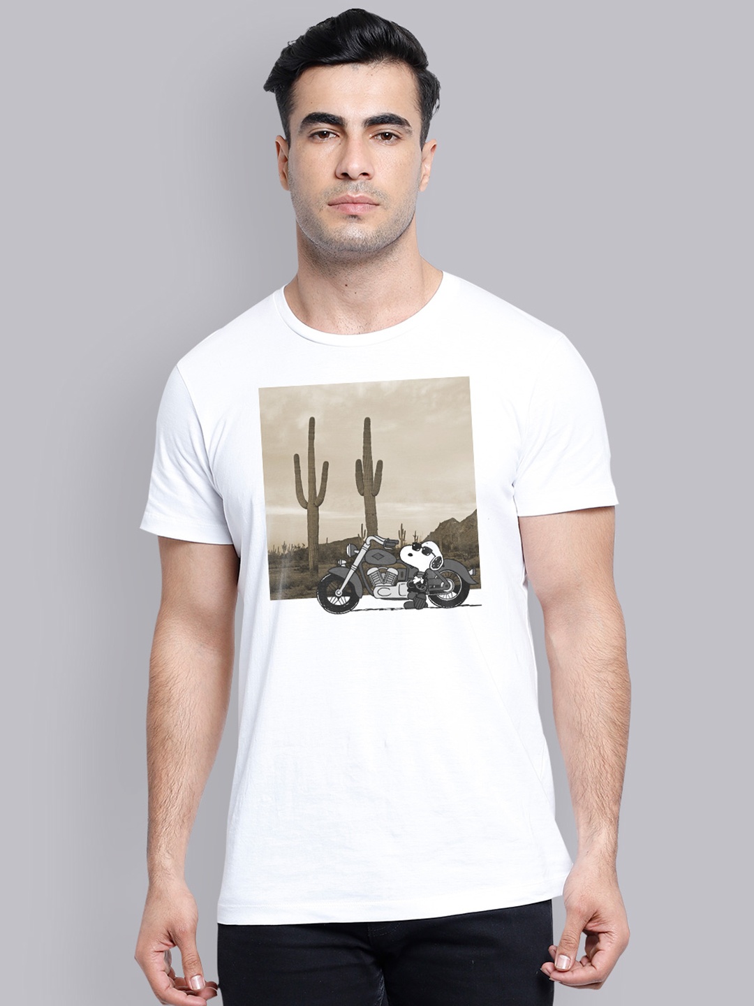 

Free Authority Men White Peanuts Printed Round Neck T-shirt