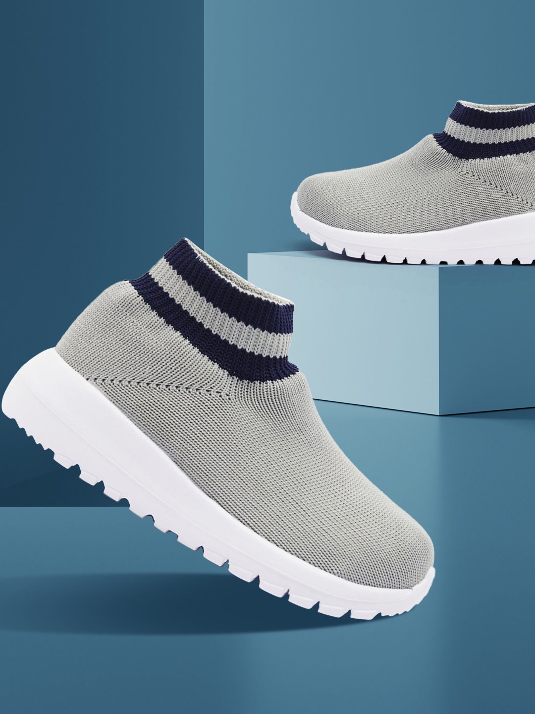 

shoexpress Boys Grey Textile Mid-Top Walking Shoes