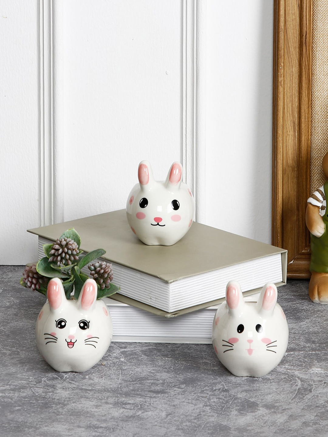 

Aapno Rajasthan Set Of 3 Rabbit Face Ceramic Planters, White