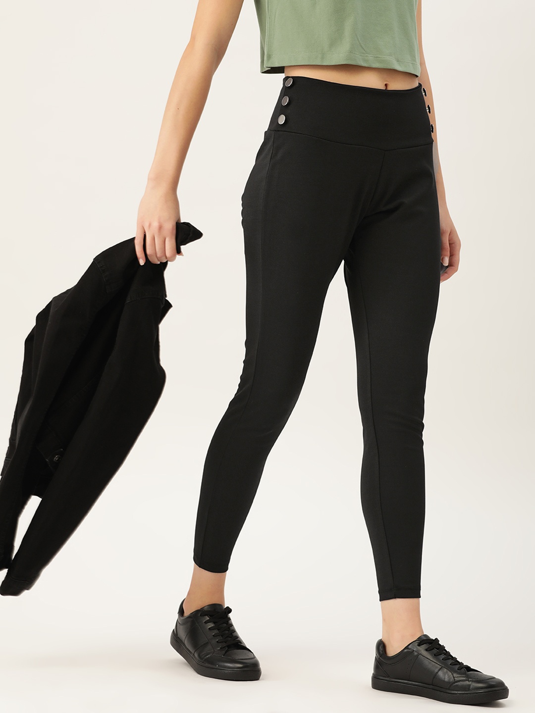 

DressBerry Women Black Solid Cropped Treggings