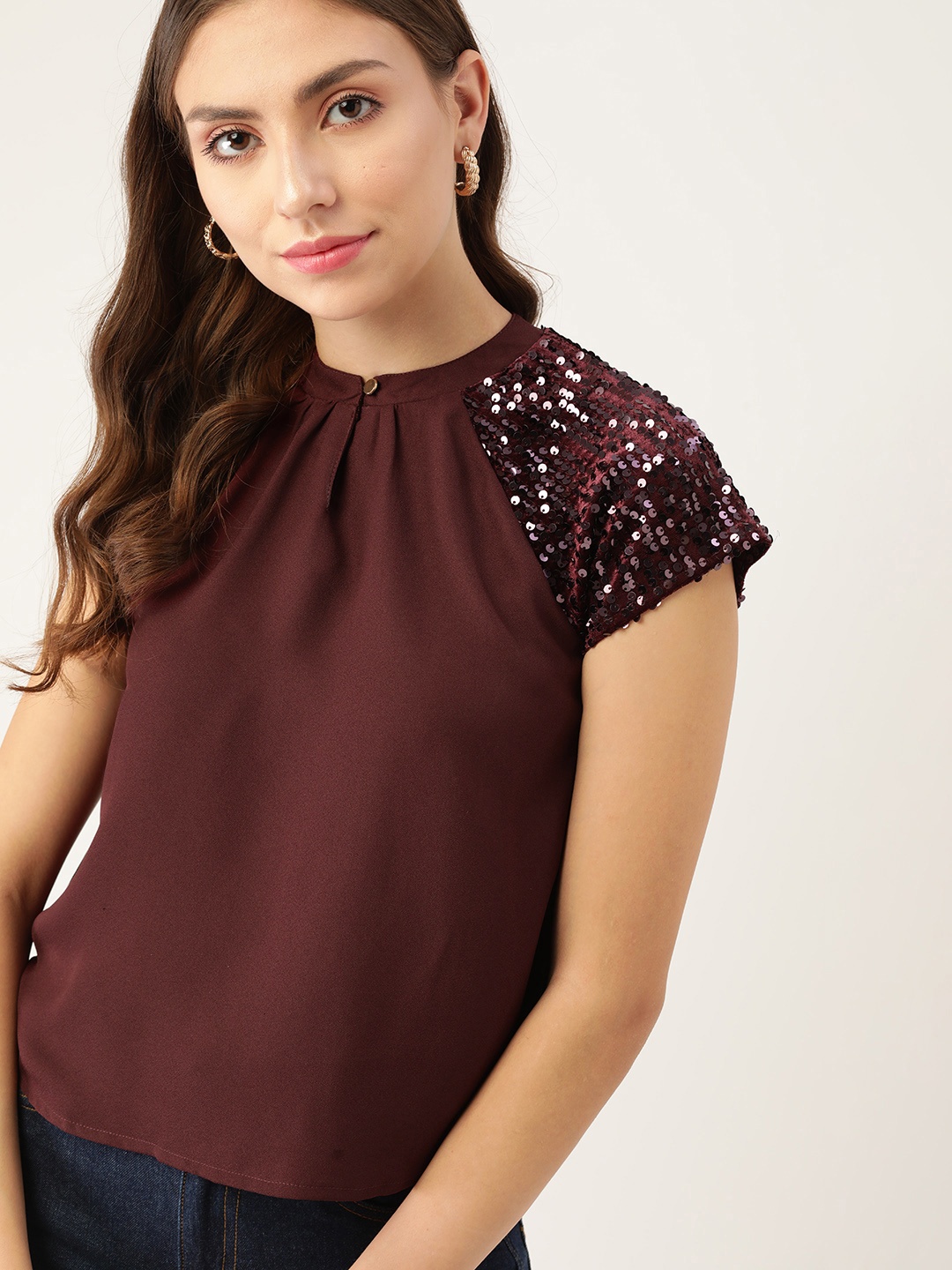 

DressBerry Burgundy Keyhole Neck Sequinned Sleeves Top