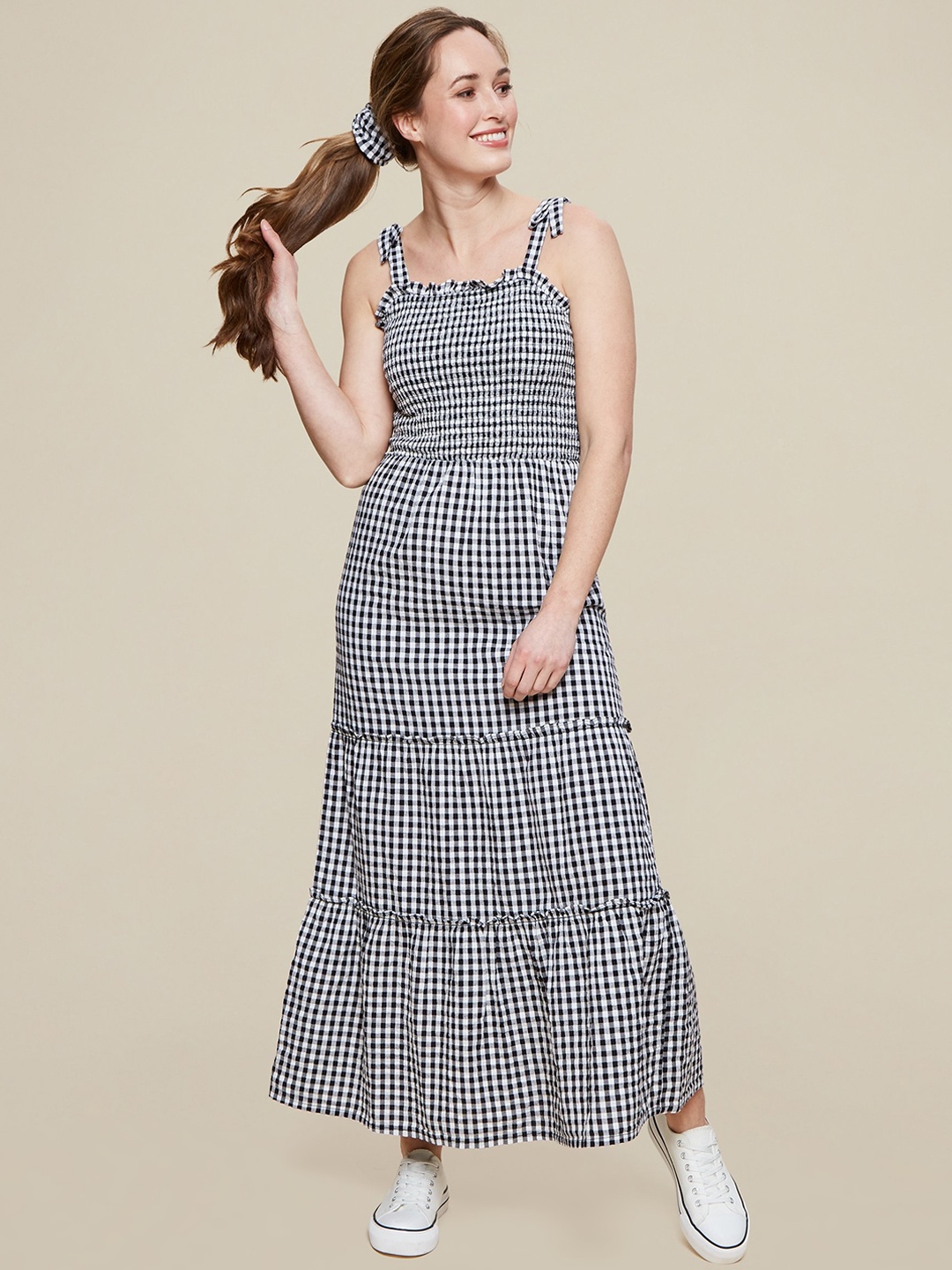 

DOROTHY PERKINS Women Black & White Cotton Checked Tiered Maxi A-Line Dress & Scrunchies