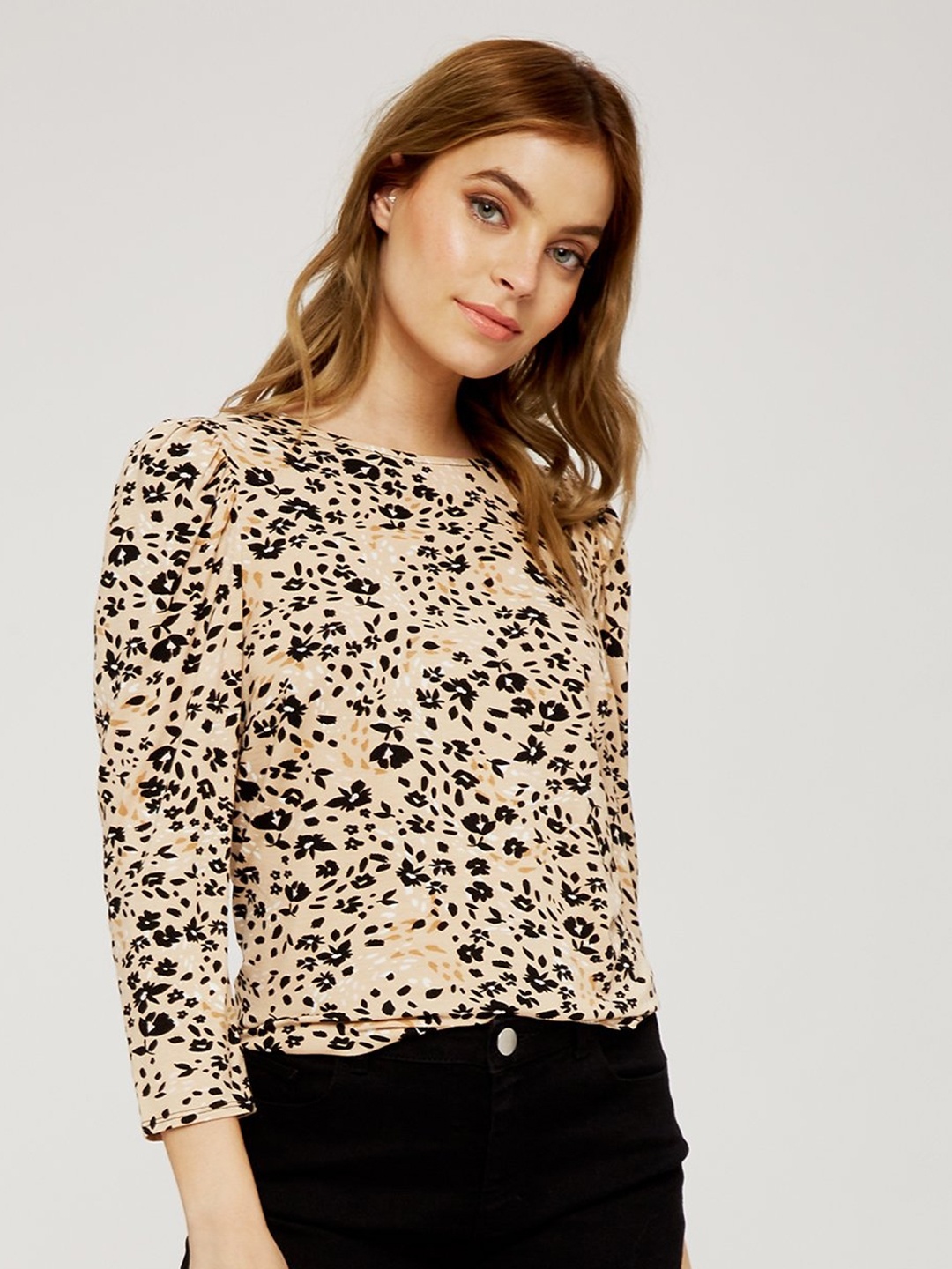 

DOROTHY PERKINS Cream-Coloured & Black Floral Printed Puff Sleeves Regular Top