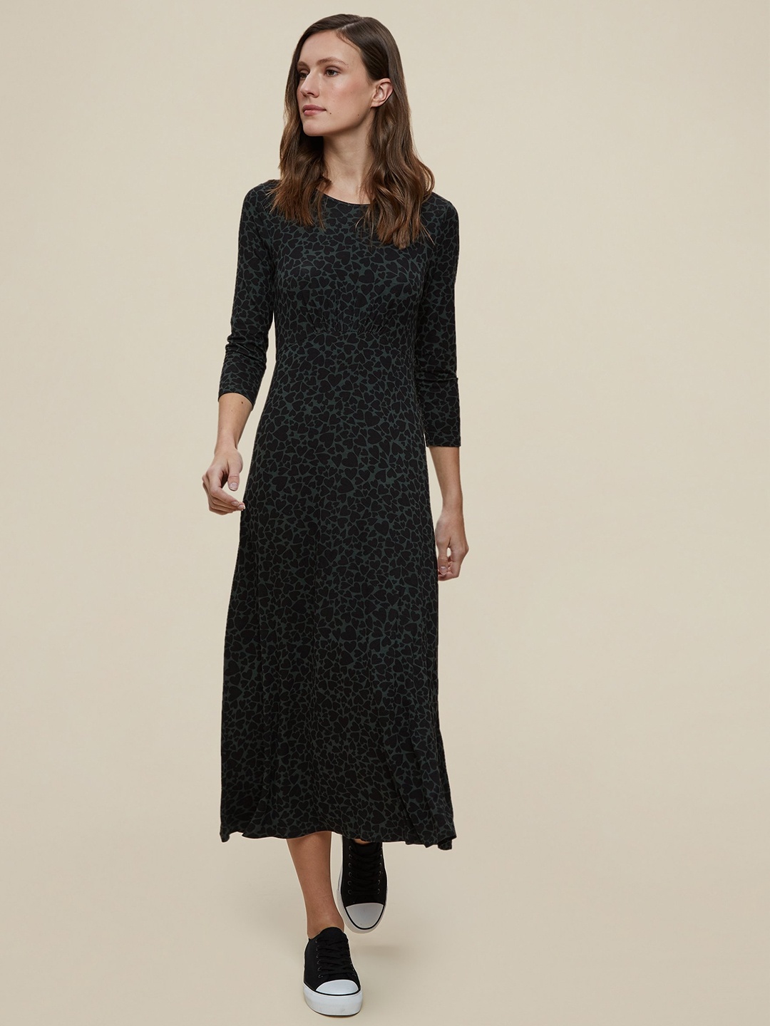 

DOROTHY PERKINS Women Green & Black Heart Print Midi A-line Dress