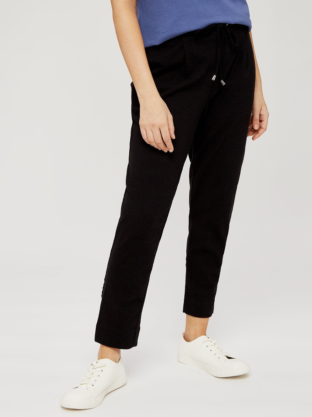 

DOROTHY PERKINS Petite Women Black Regular Fit Self Design Cropped Trousers
