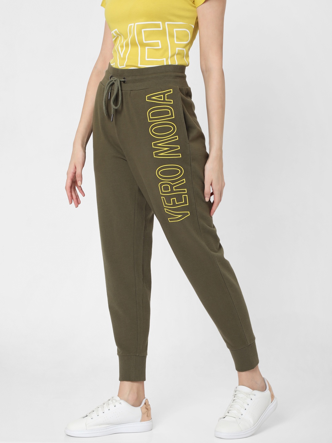 

Vero Moda Women Olive Green Printed Straight Fit Joggers