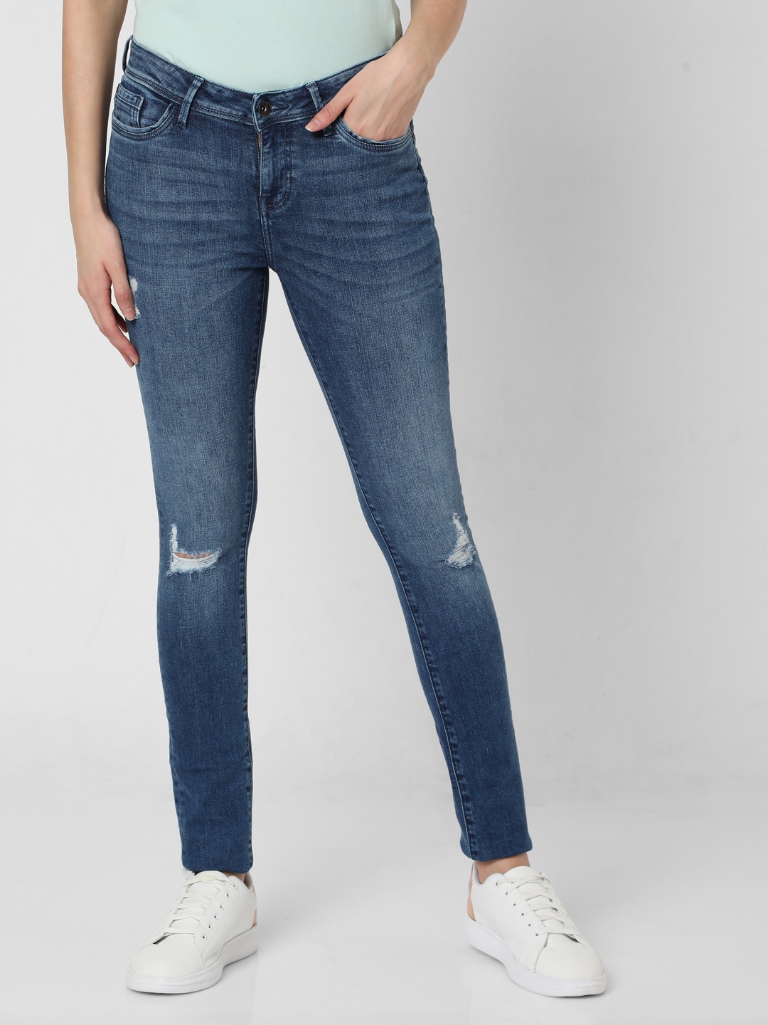 

Vero Moda Women Blue Skinny Fit Mildly Distressed Light Fade Jeans