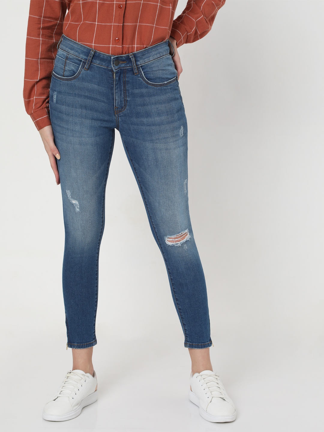 

Vero Moda Women Blue Skinny Fit Mildly Distressed Light Fade Stretchable Cropped Jeans