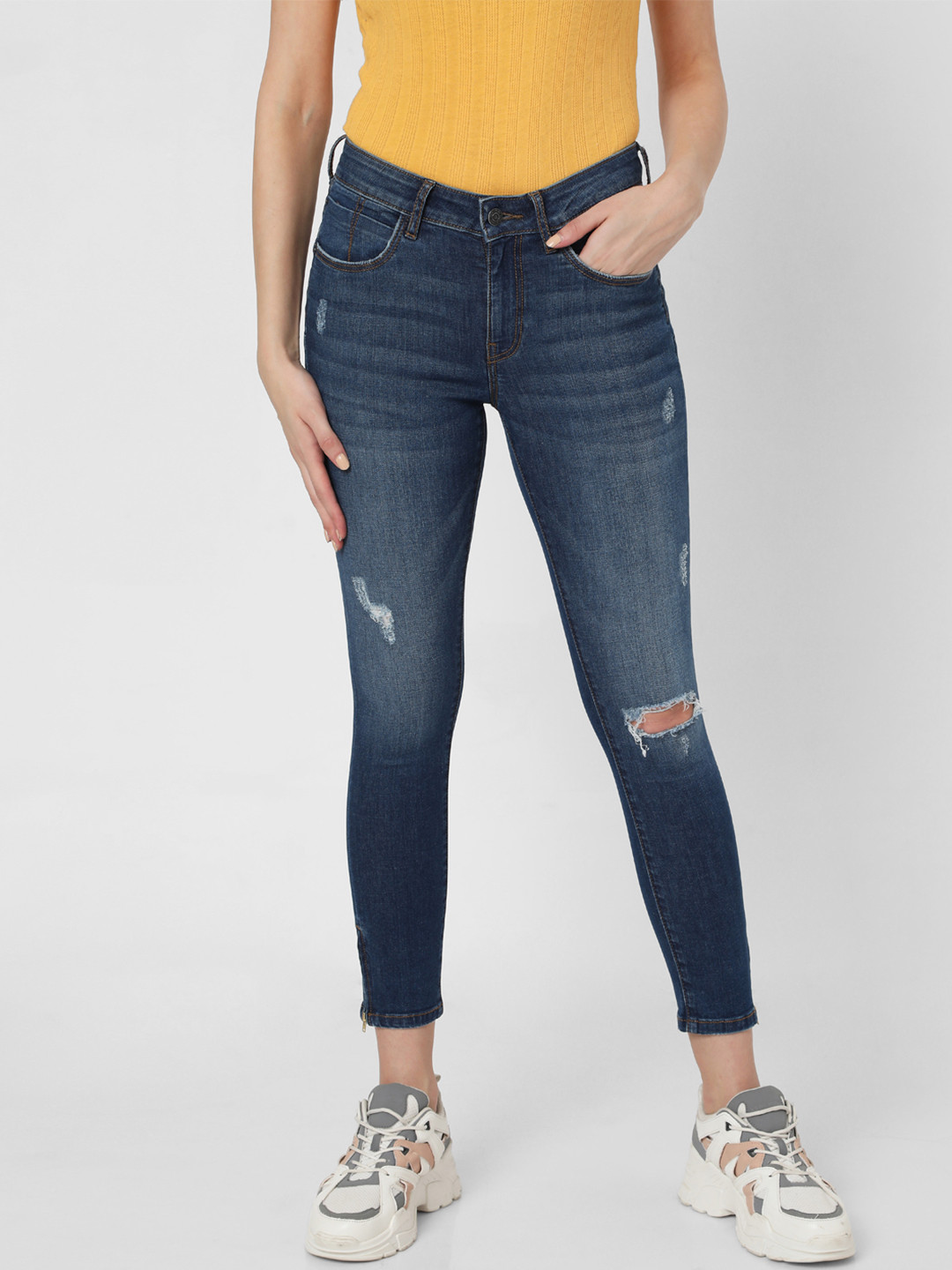 

Vero Moda Women Blue Skinny Fit Mildly Distressed Light Fade Stretchable Crop Jeans