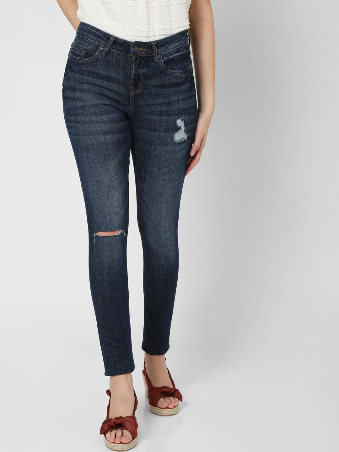 

Vero Moda Women Blue Skinny Fit Mildly Distressed Light Fade Jeans