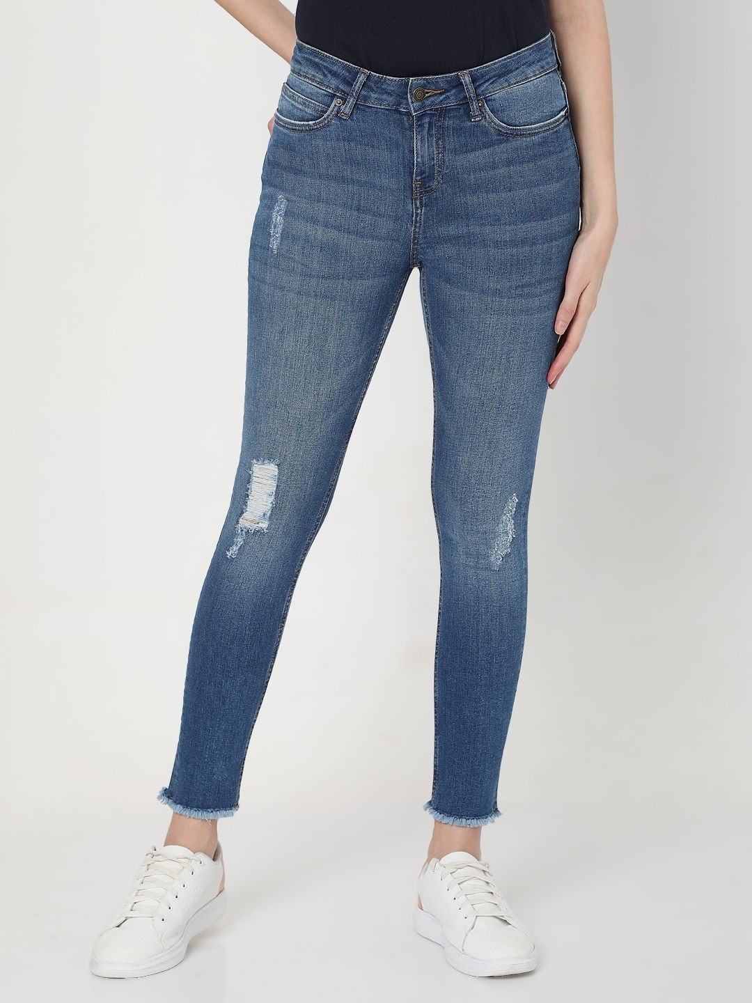 

Vero Moda Women Blue Skinny Fit Mildly Distressed Light Fade Cropped Jeans