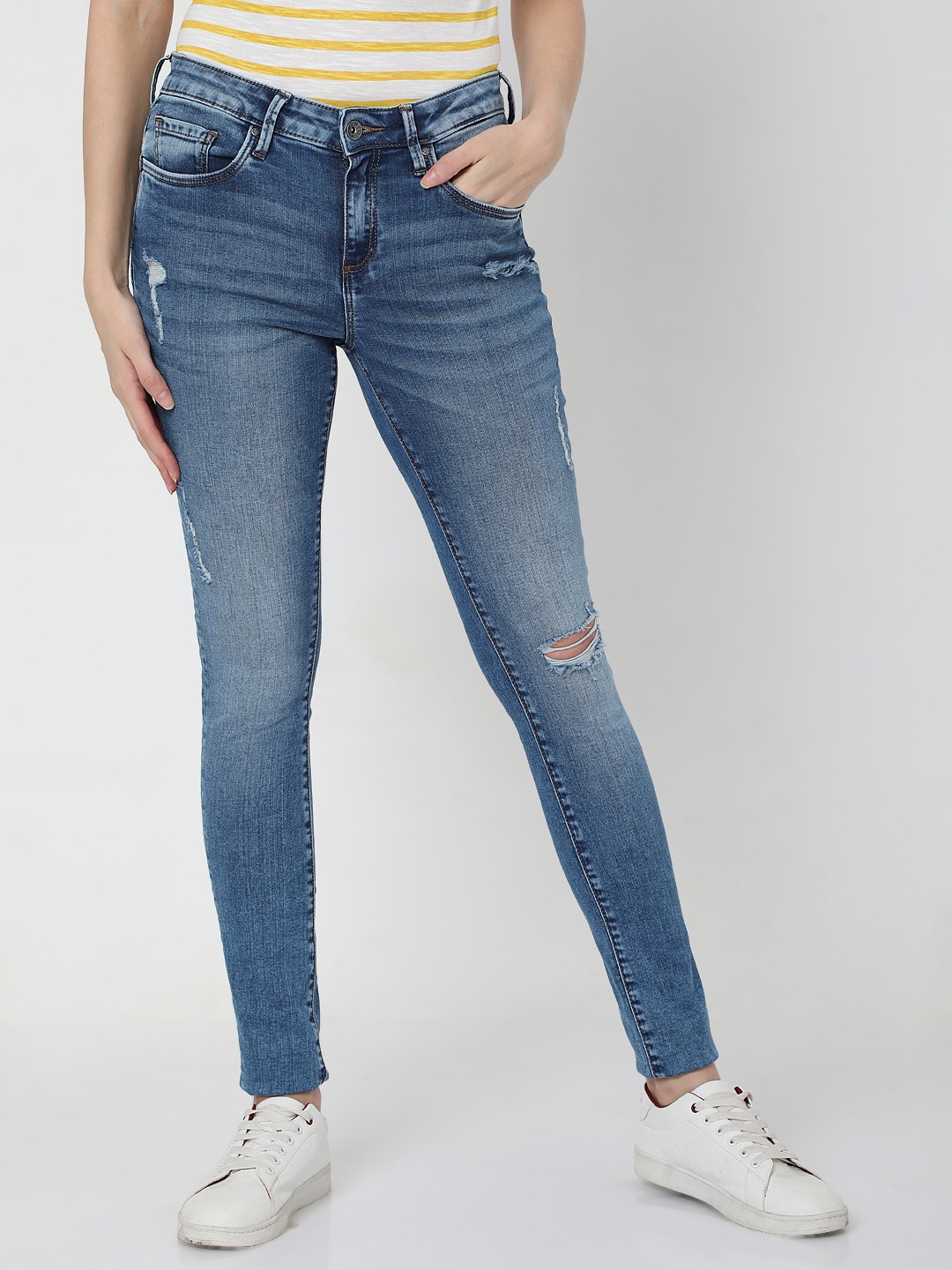 

Vero Moda Women Blue Skinny Fit Low Distress Heavy Fade Stretchable Jeans