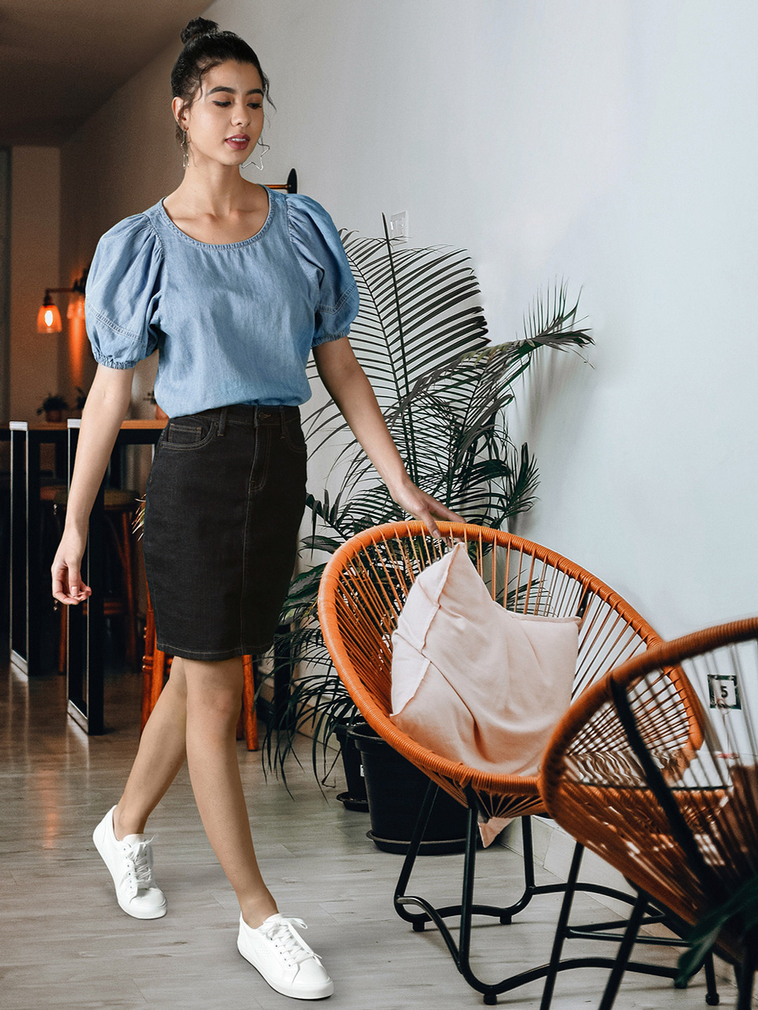 

Vero Moda Women Blue Solid Denim Pencil Skirt