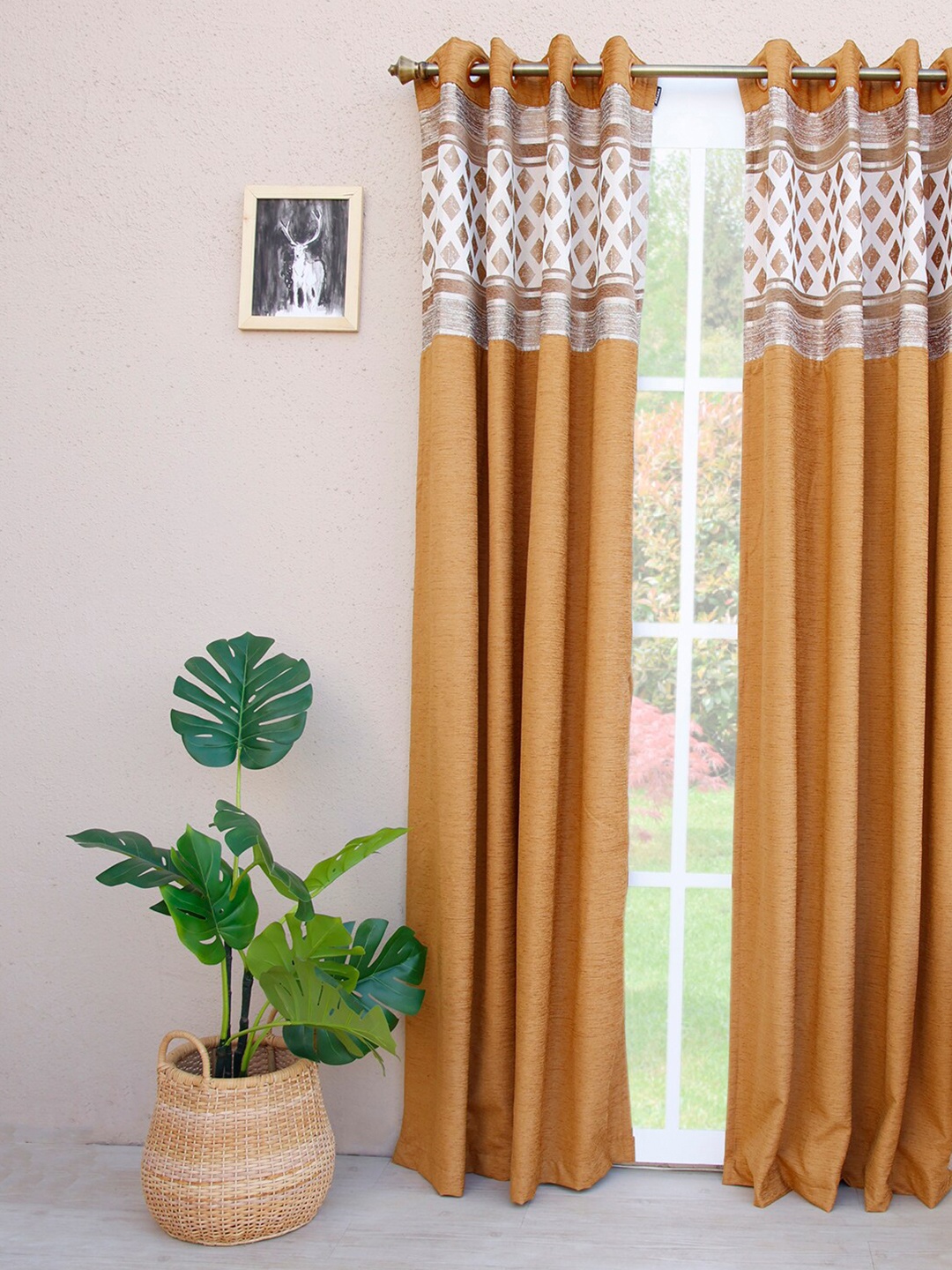 

Ariana Brown & White Single Room Darkening Curtain