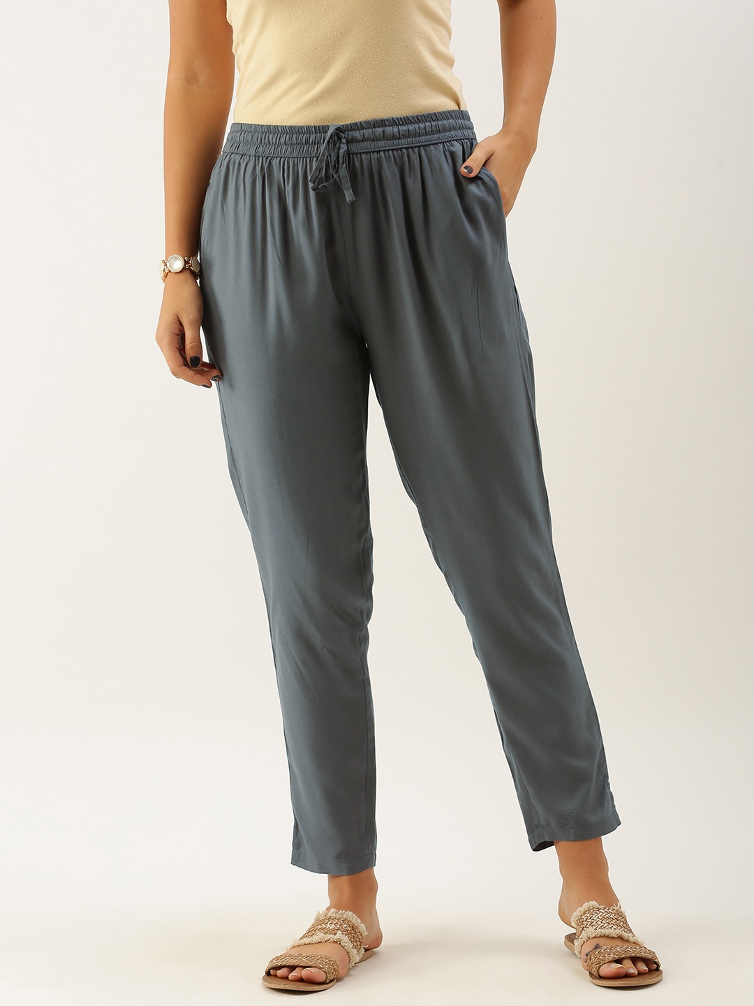 

AMUKTI Women Grey Pleated Regular Trousers