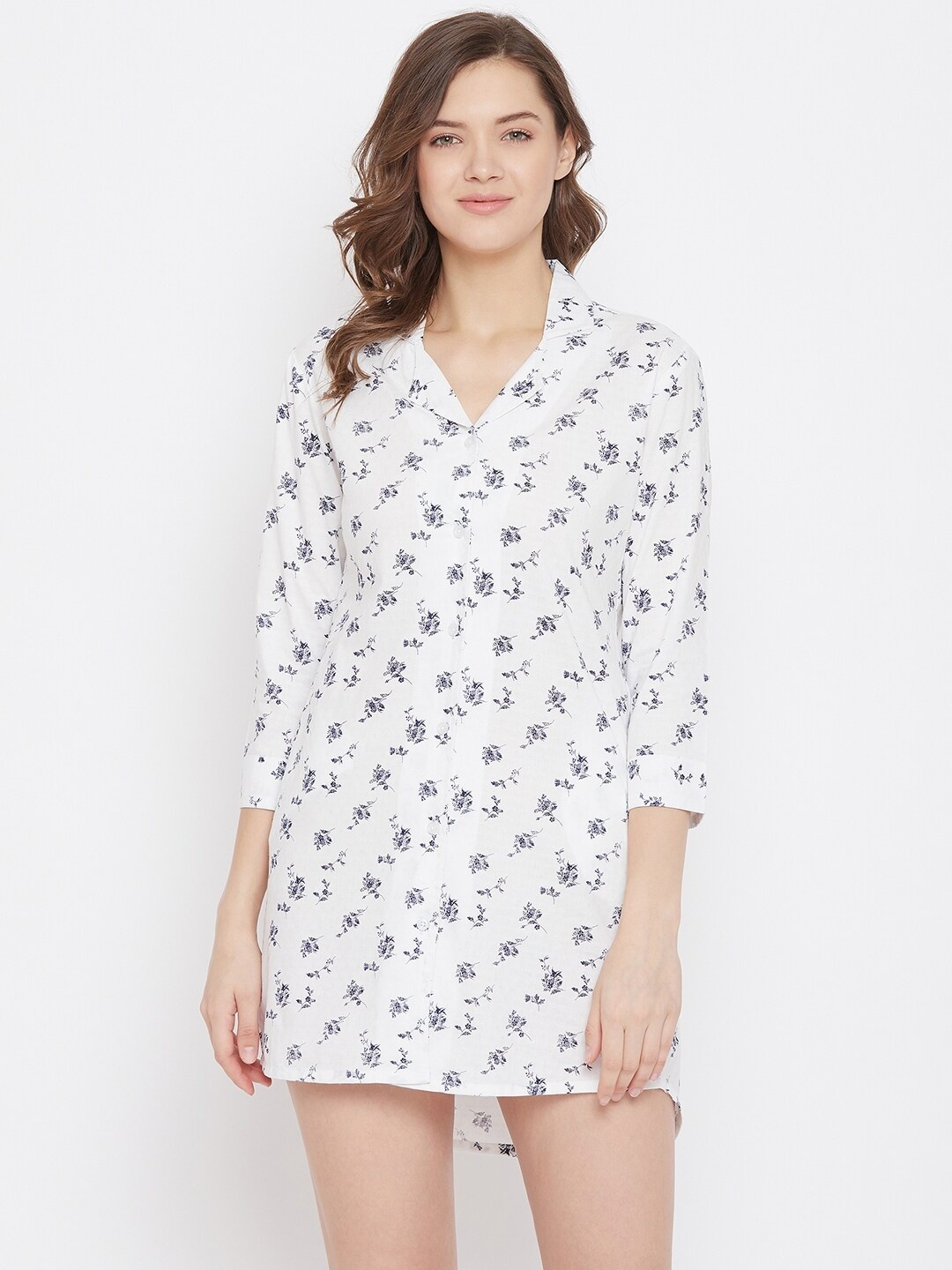 

Hypernation White & Navy Blue Printed Nightdress