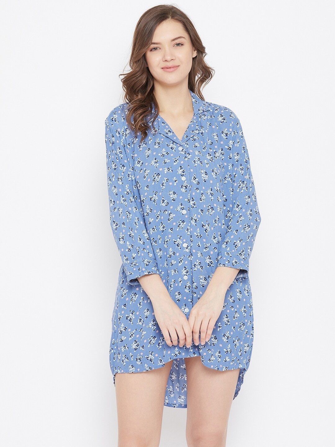 

Hypernation Blue & White Floral Printed Rayon Crepe Nightdress